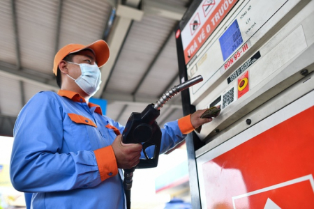 Giá xăng tăng hơn 1.000 đồng/lít